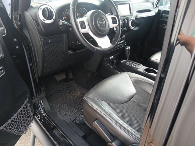 Used 2015 Jeep Wrangler Unlimited Sahara AWD/4WD image 43