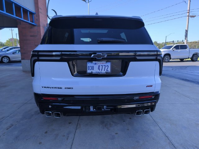Used 2026 Chevrolet Traverse RS w/ LPO, Floor Liner Package AWD/4WD image 8