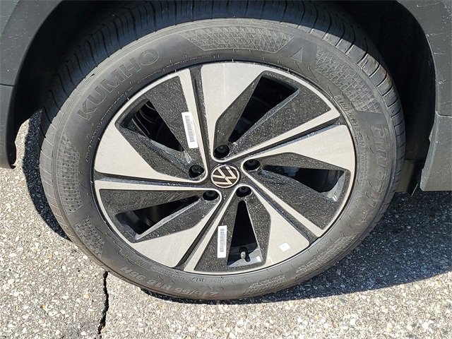 New 2025 Volkswagen Taos SE image 5
