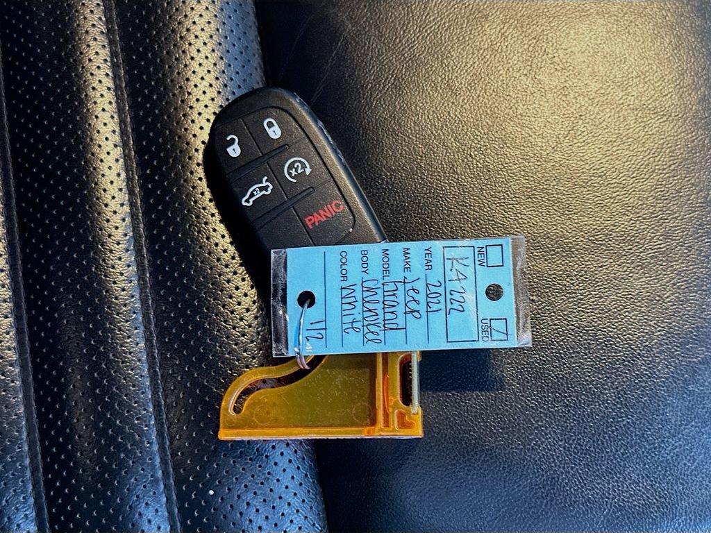 Used 2021 Jeep Grand Cherokee Limited X image 35