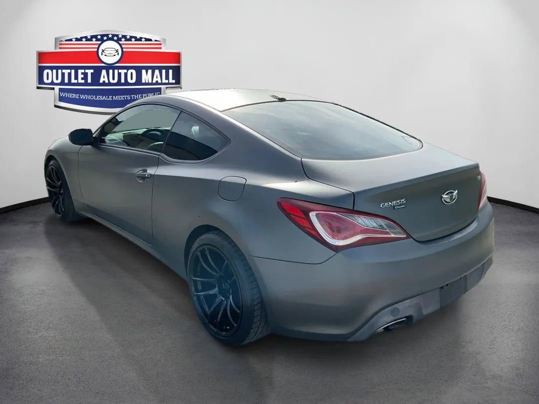 Used 2013 Hyundai Genesis 2.0T RWD image 5