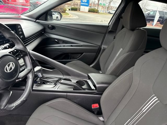 Used 2025 Hyundai Elantra Sport image 12