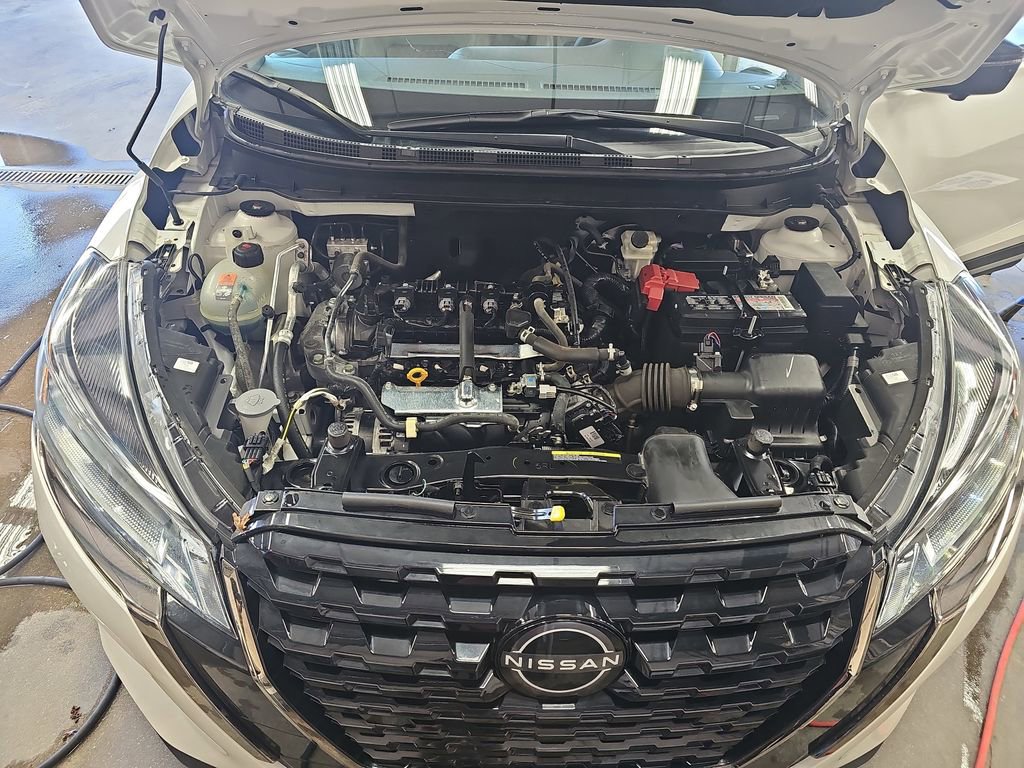 Used 2022 Nissan Kicks SR w/ Premium Package FWD image 28