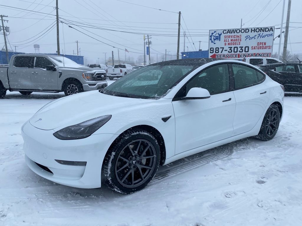 Used 2023 Tesla Model 3 Standard Range image 7