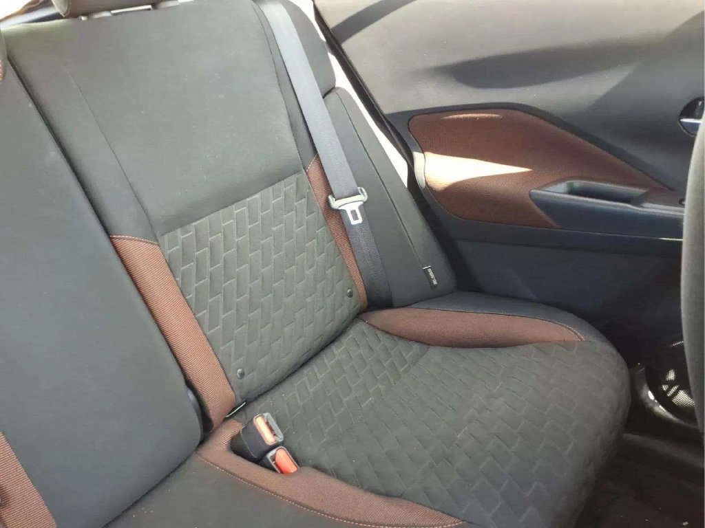 Used 2021 Nissan Kicks SR FWD image 17
