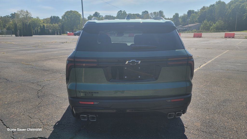 New 2027 Chevrolet Traverse LT w/ Midnight/Sport Edition FWD image 10