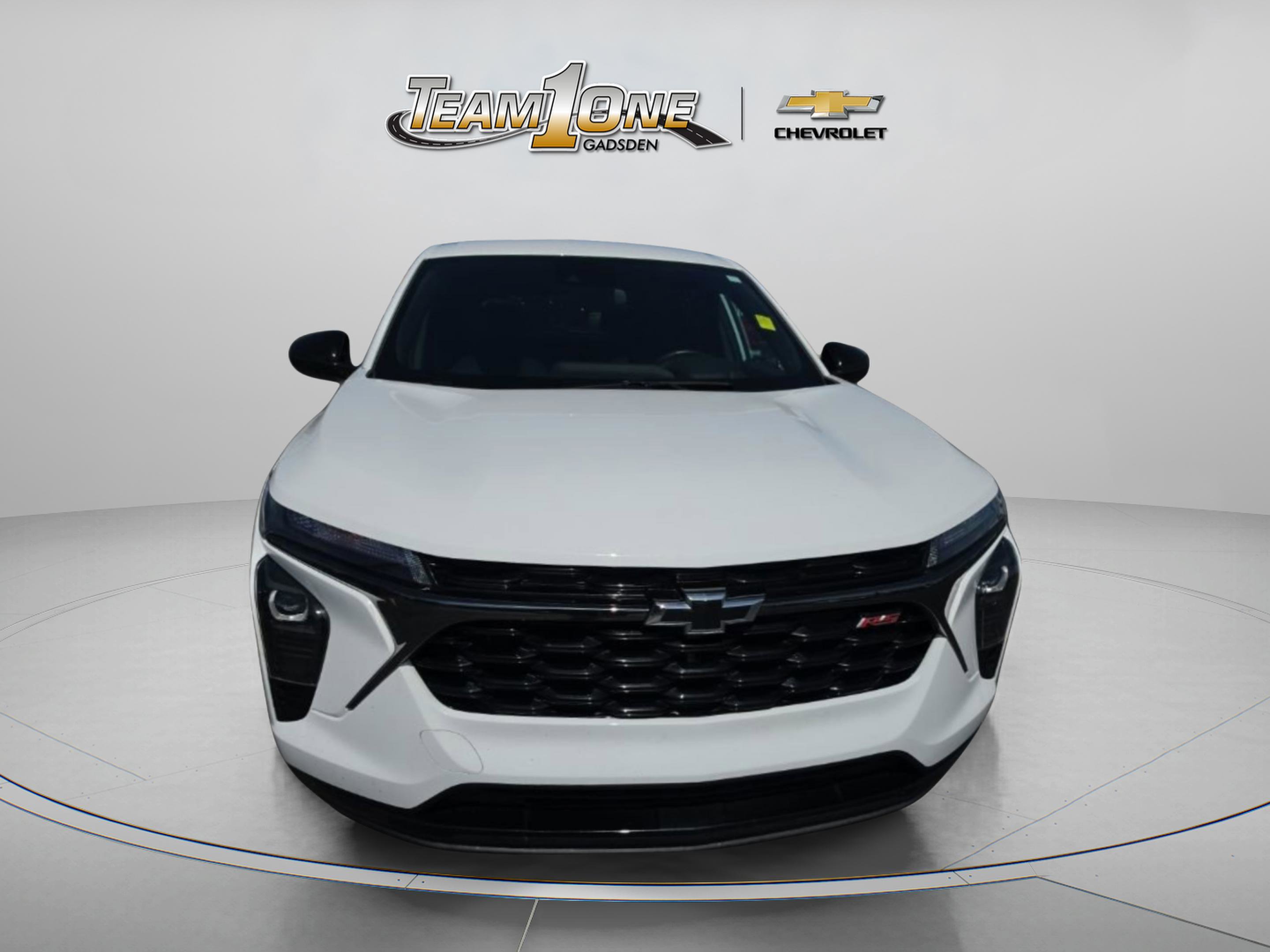 Used 2024 Chevrolet Trax RS w/ Driver Confidence Package FWD image 2