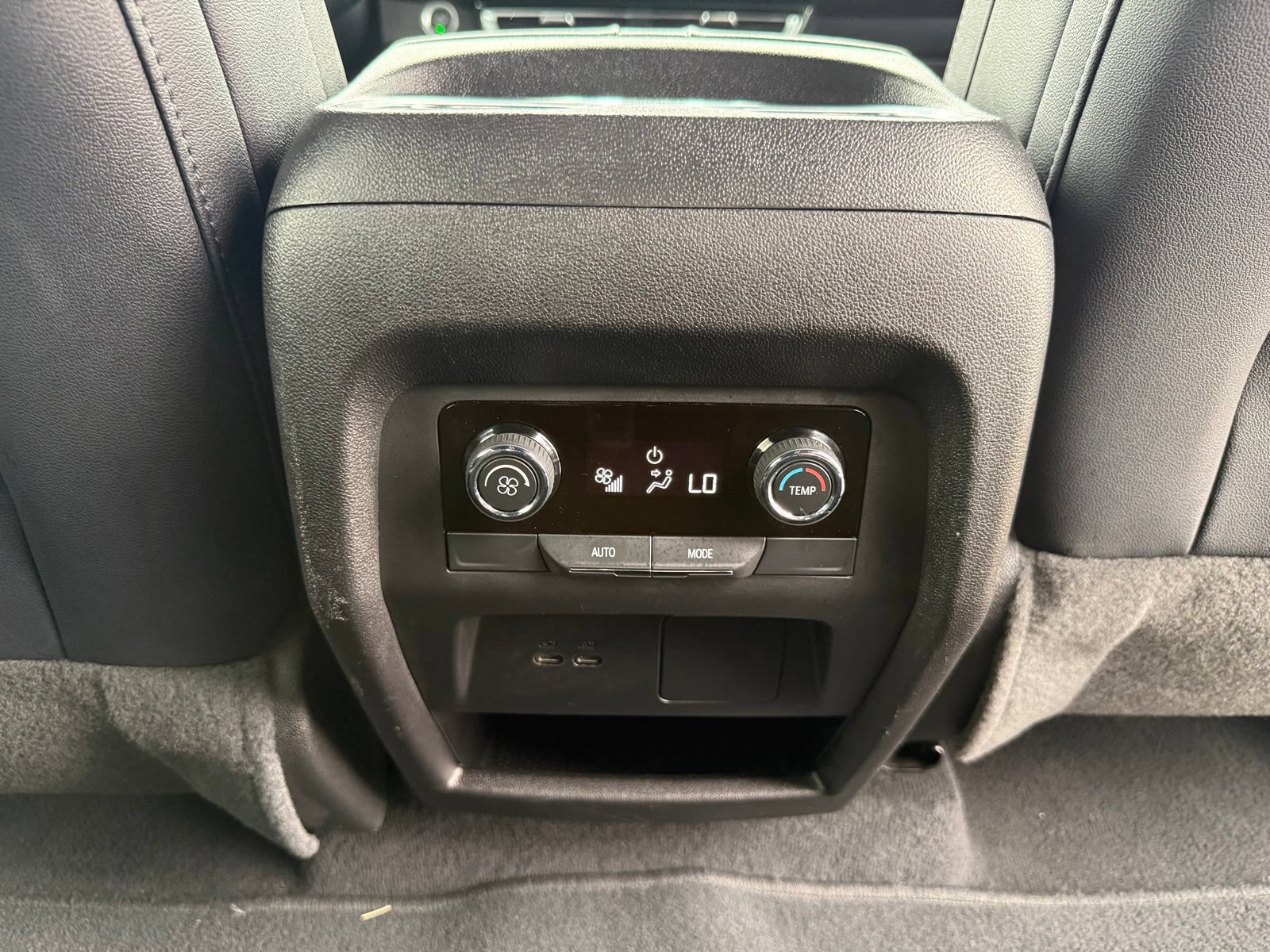 Certified 2025 Chevrolet Traverse LT FWD image 34