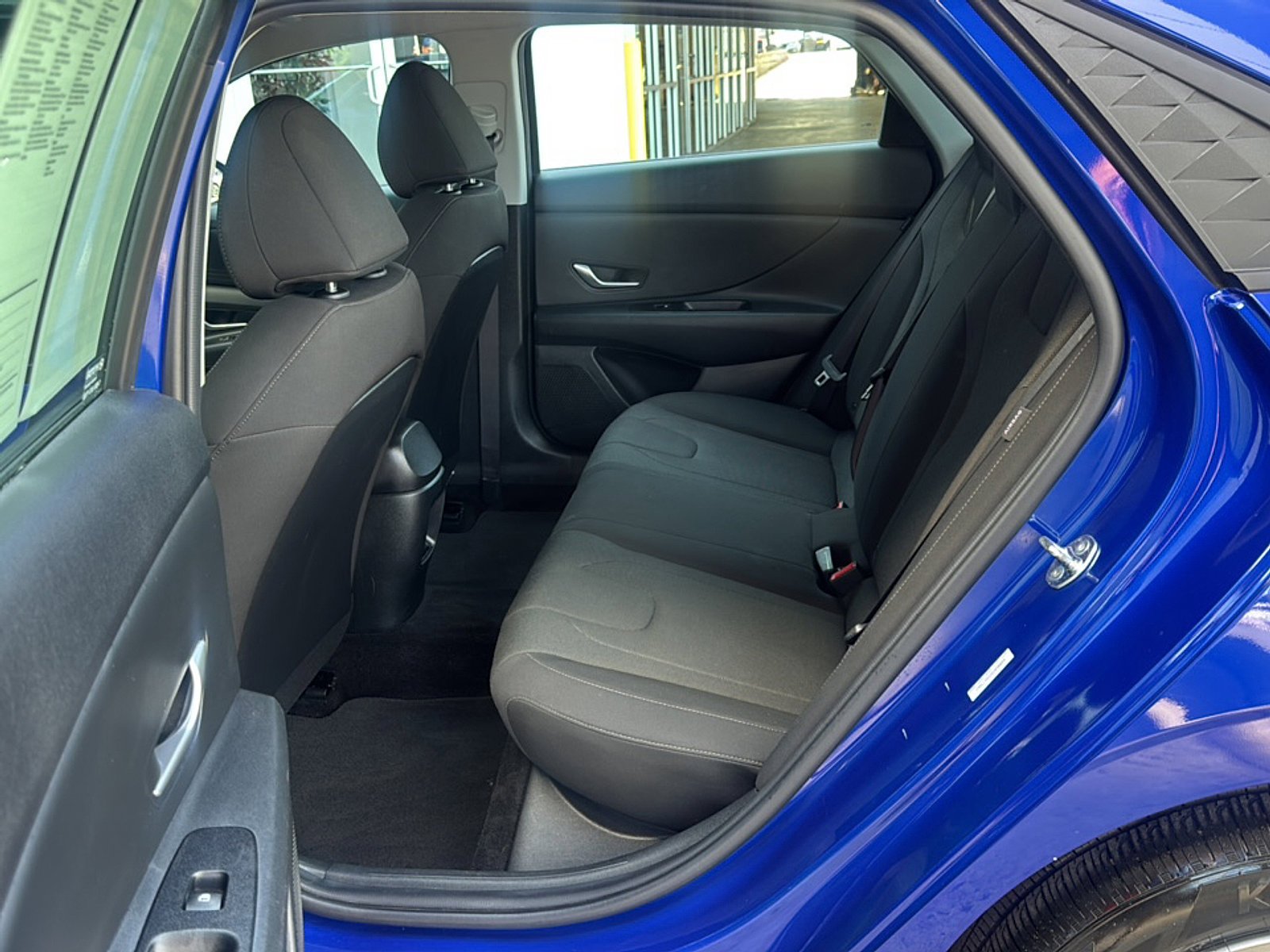 Used 2025 Hyundai Elantra SE FWD image 19