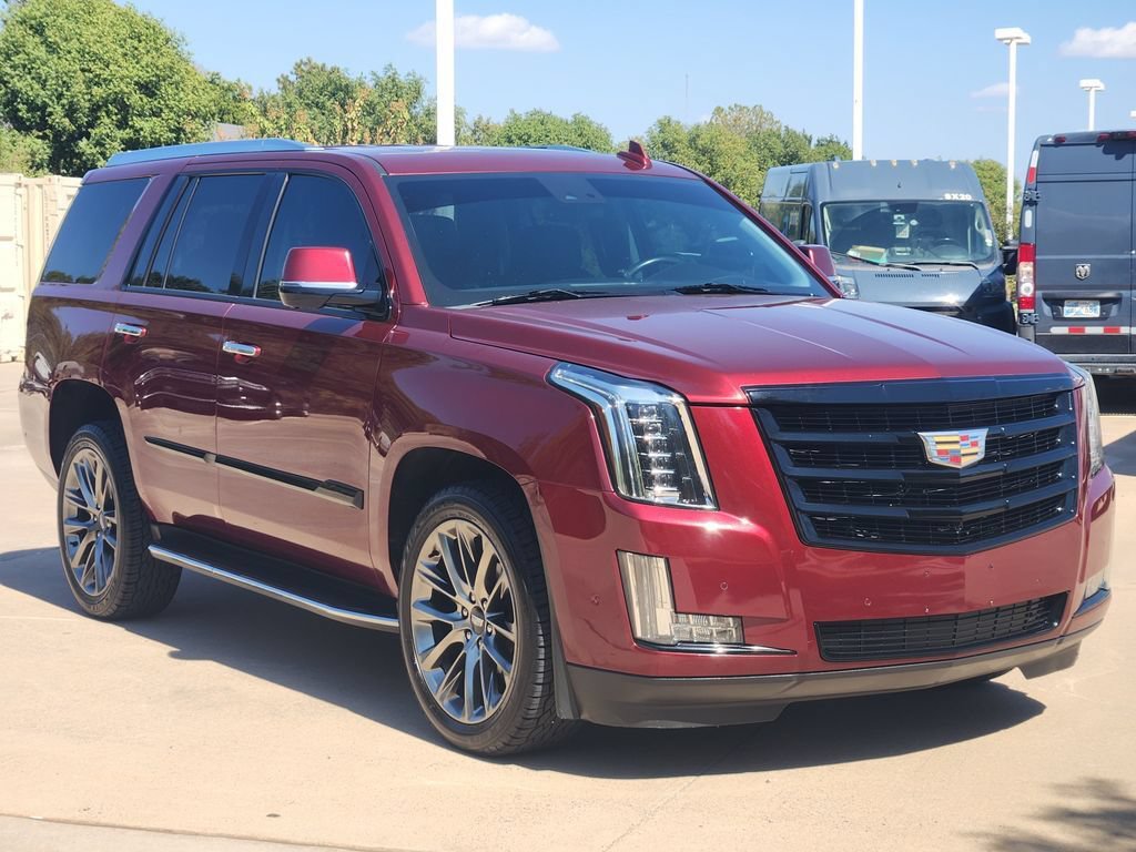 Used 2020 Cadillac Escalade Luxury w/ Escalade Sport Edition AWD/4WD image 3