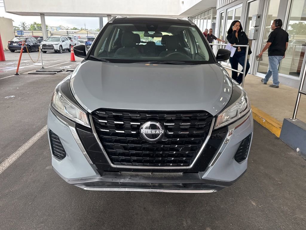 Used 2024 Nissan Kicks SV FWD image 2