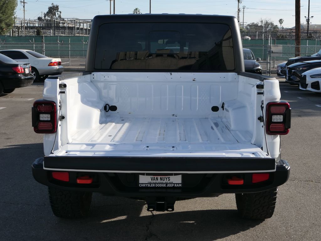Used 2025 Jeep Gladiator Mojave w/ Convenience Group AWD/4WD image 7