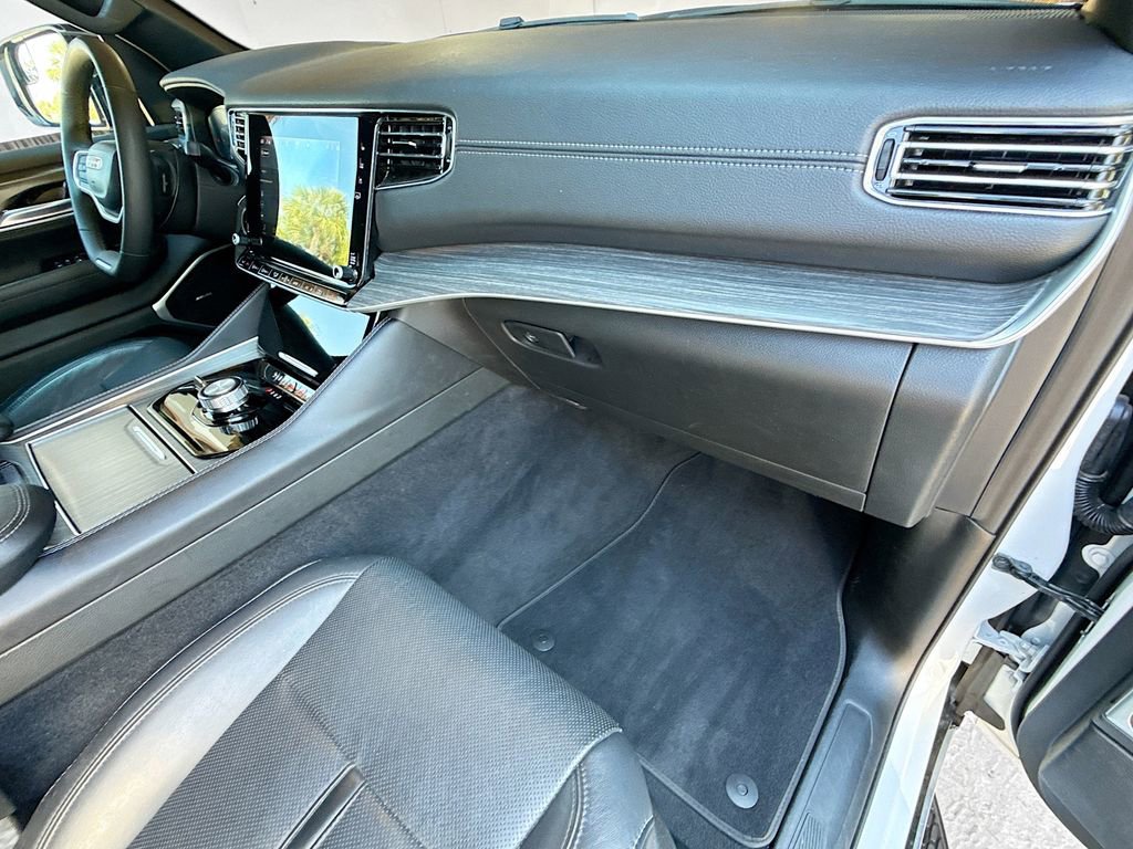 Used 2024 Jeep Wagoneer Series II AWD/4WD image 34
