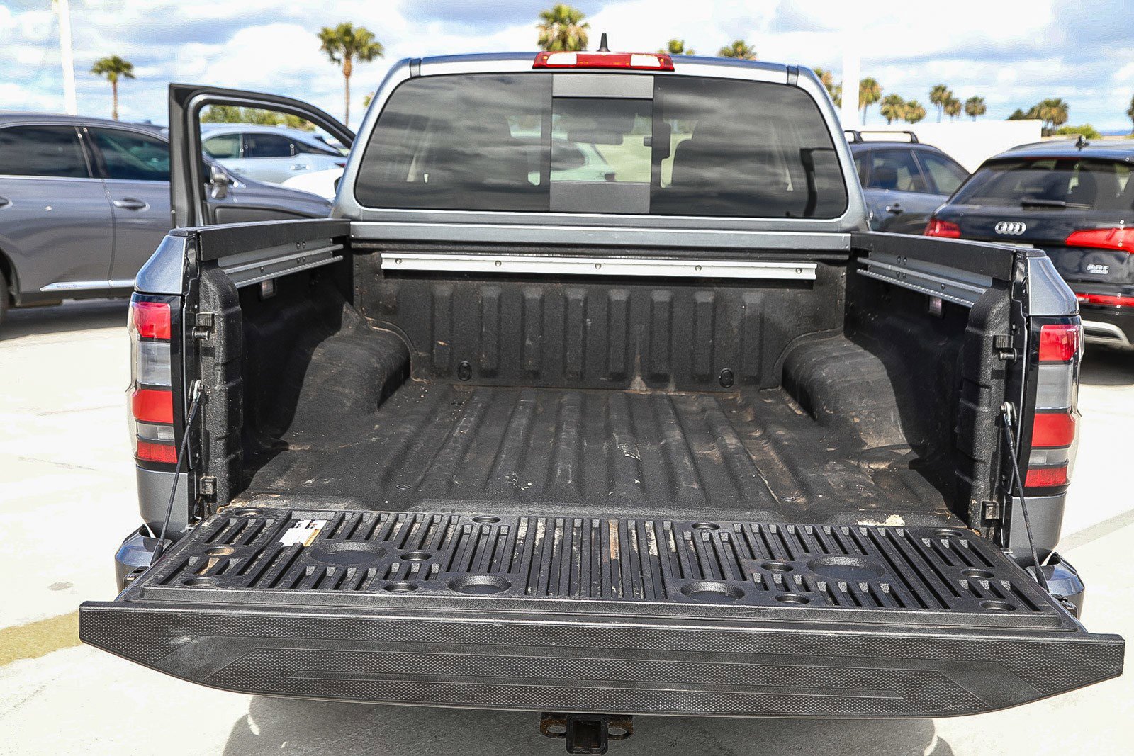 Used 2025 Nissan Frontier SV w/ SV Convenience Package RWD image 25