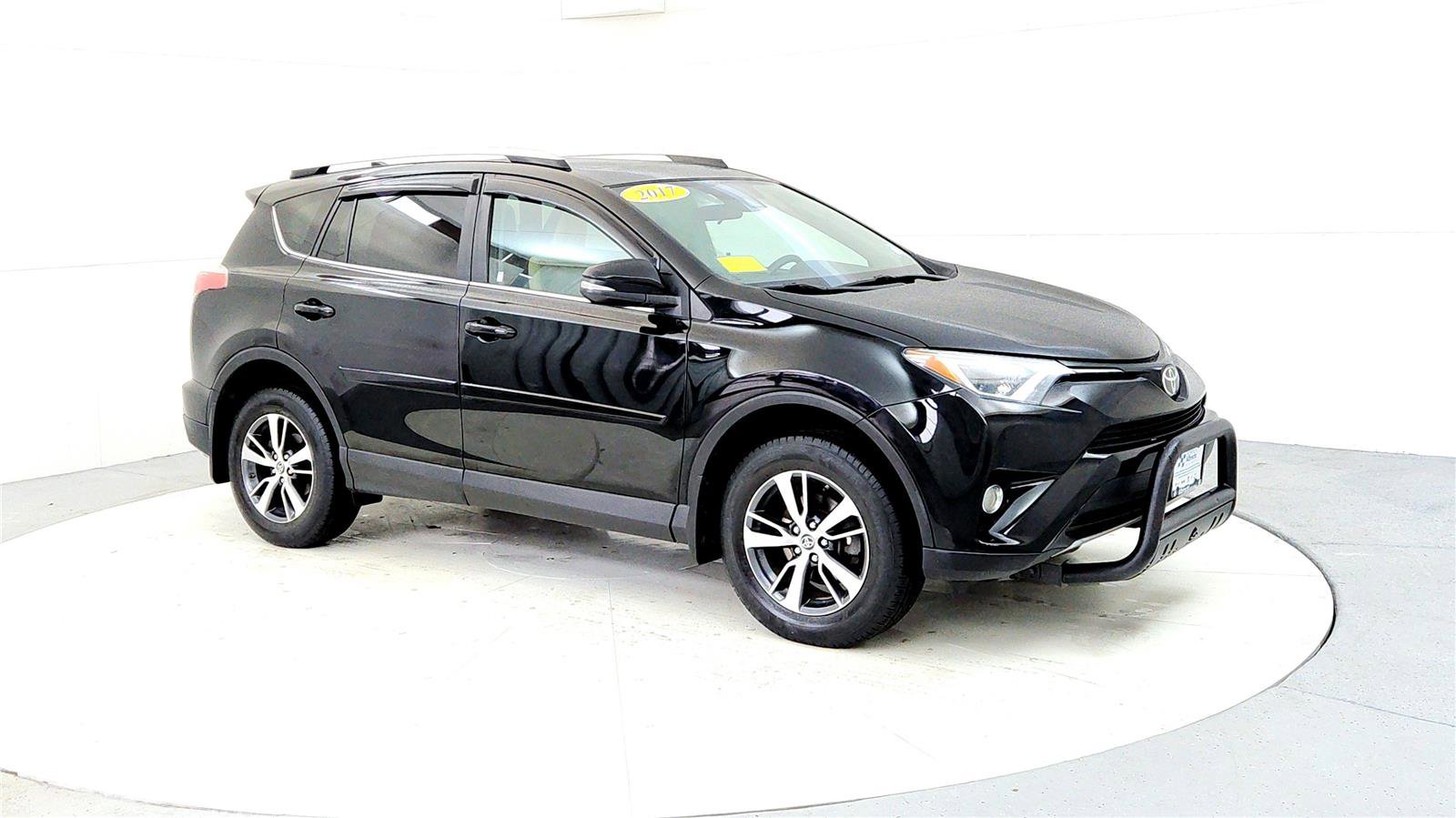 Used 2017 Toyota RAV4 XLE w/ Plus Extra Value Package image 7