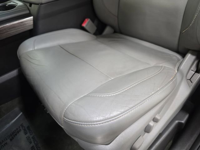 Used 2015 Chevrolet Suburban LT AWD/4WD image 27