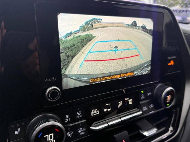 Used 2024 Toyota Highlander XLE image 27