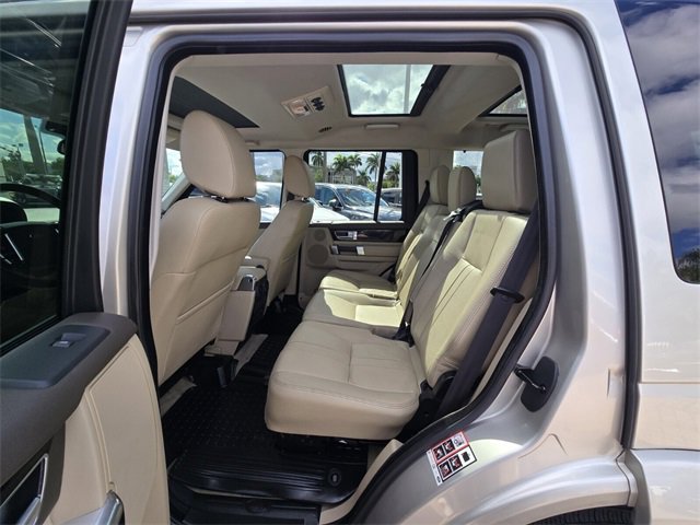 Used 2016 Land Rover LR4 HSE image 17