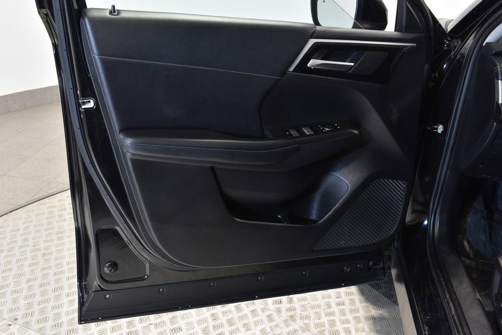 Used 2024 Mitsubishi Outlander SE Black Edition image 9