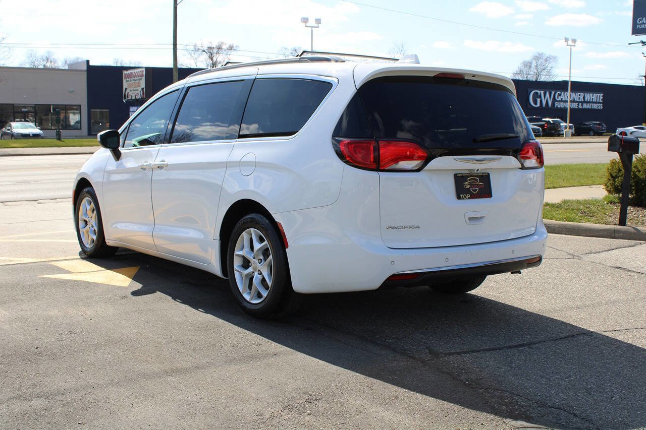 Used 2017 Chrysler Pacifica Touring Plus w/ Tire & Wheel Group image 7