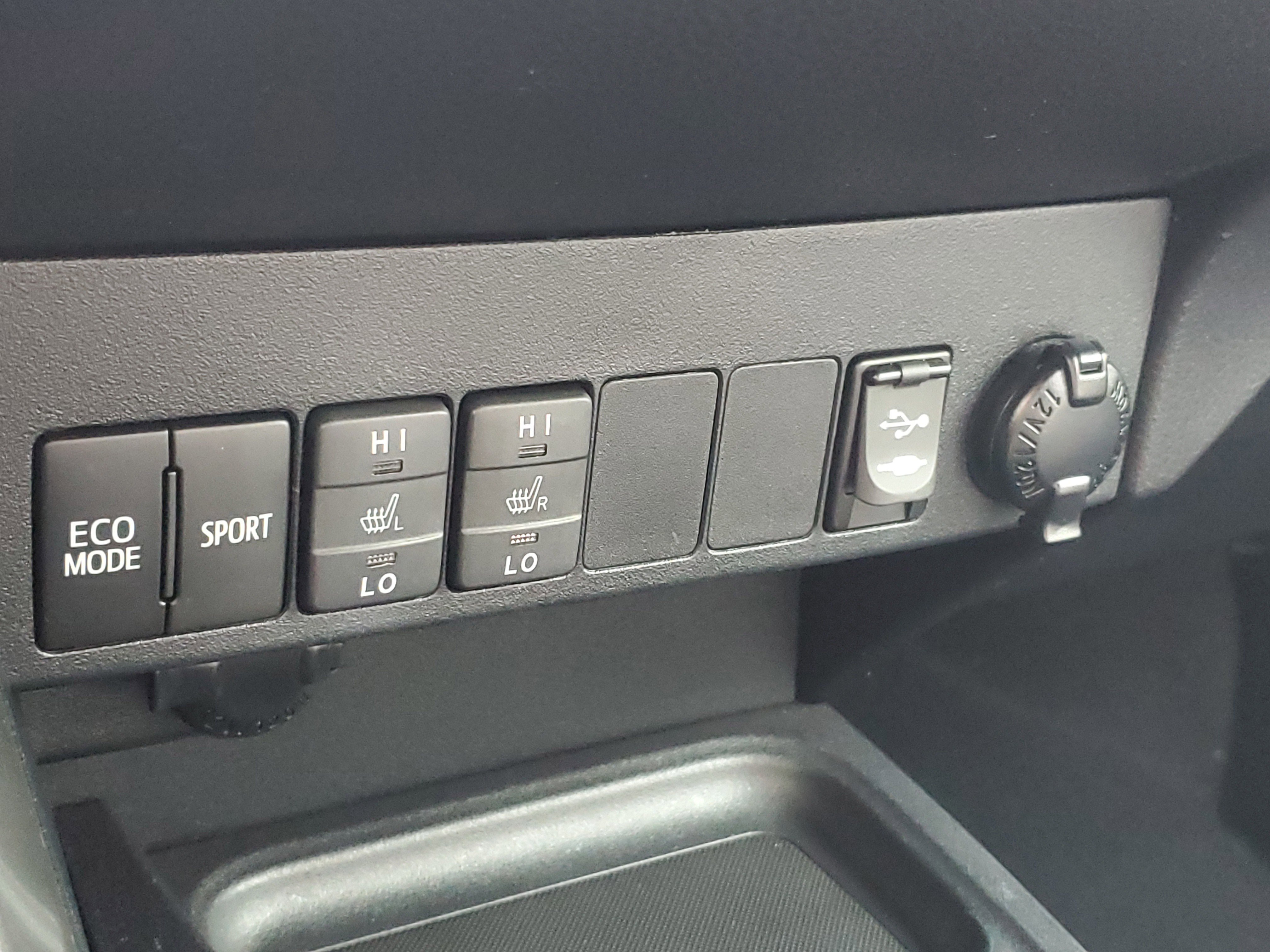 Used 2018 Toyota RAV4 SE w/ Power Extra Value Package image 21