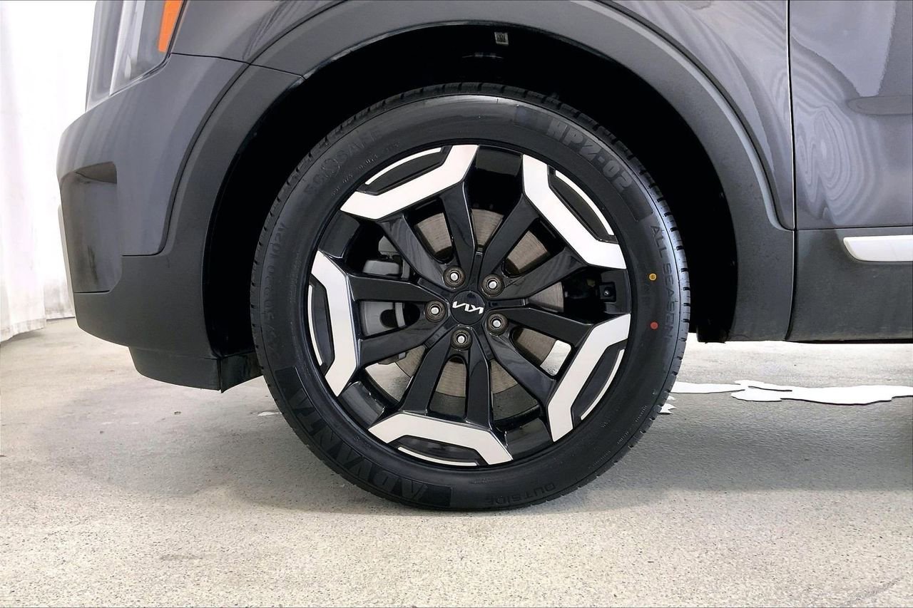 Used 2025 Kia Telluride S FWD image 7