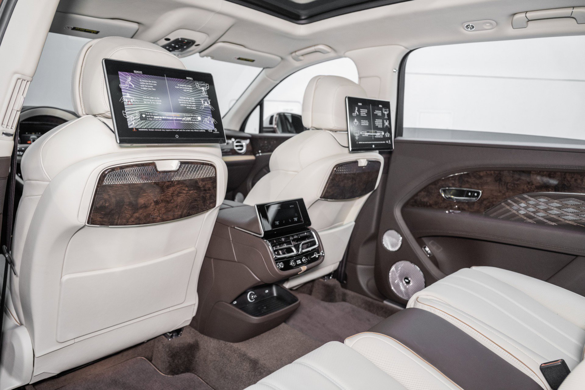 New 2025 Bentley Bentayga Extended Wheelbase image 23