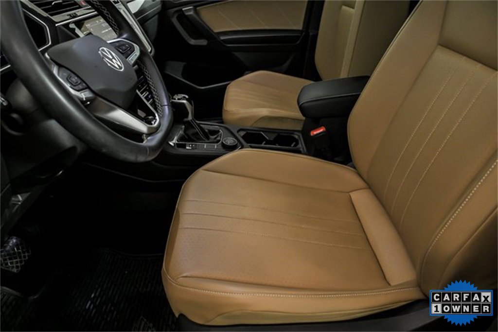 Used 2022 Volkswagen Tiguan SE w/ Panoramic Sunroof Package image 10