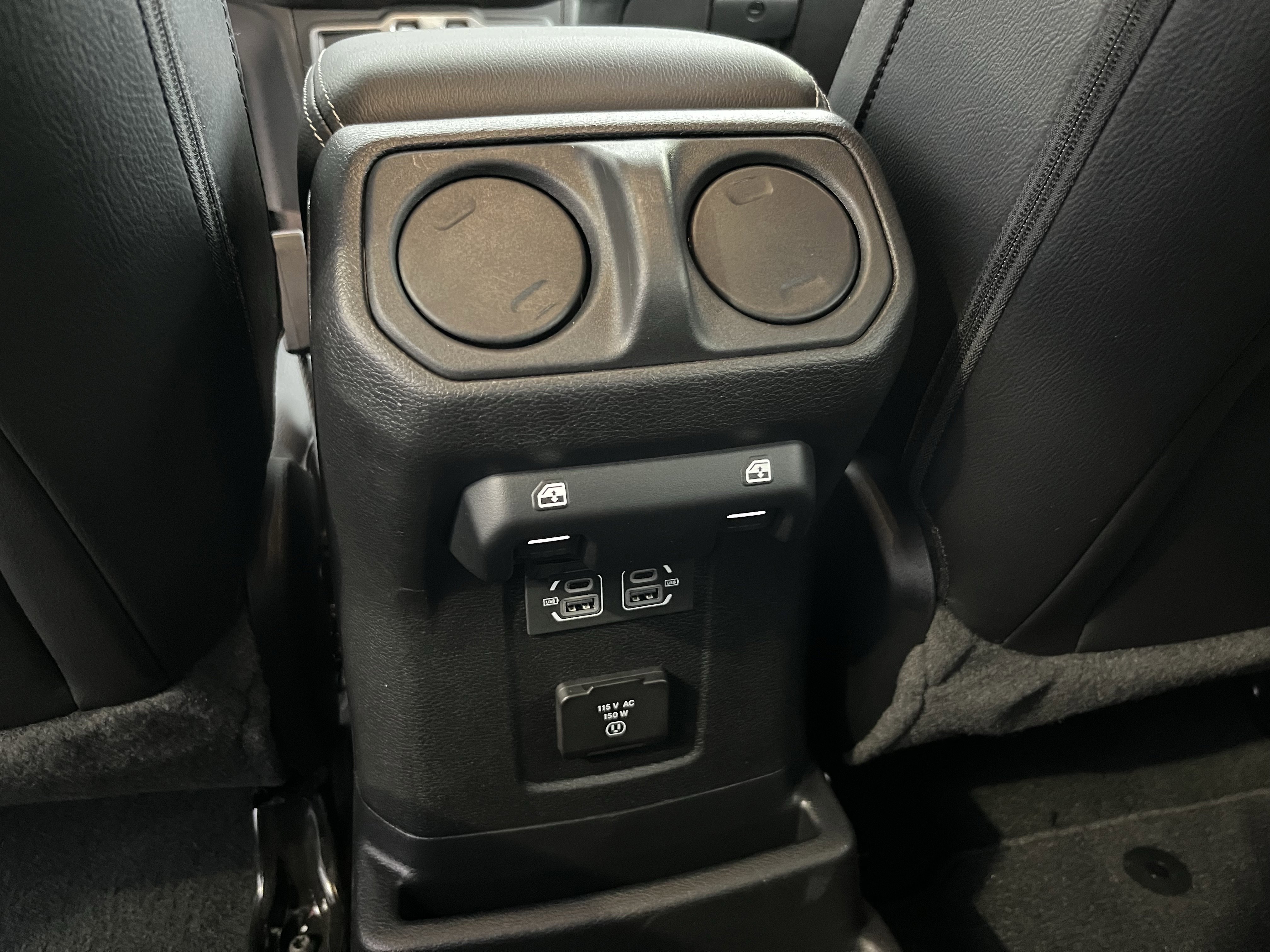 Used 2023 Jeep Wrangler Unlimited Sahara w/ Cold Weather Group image 17