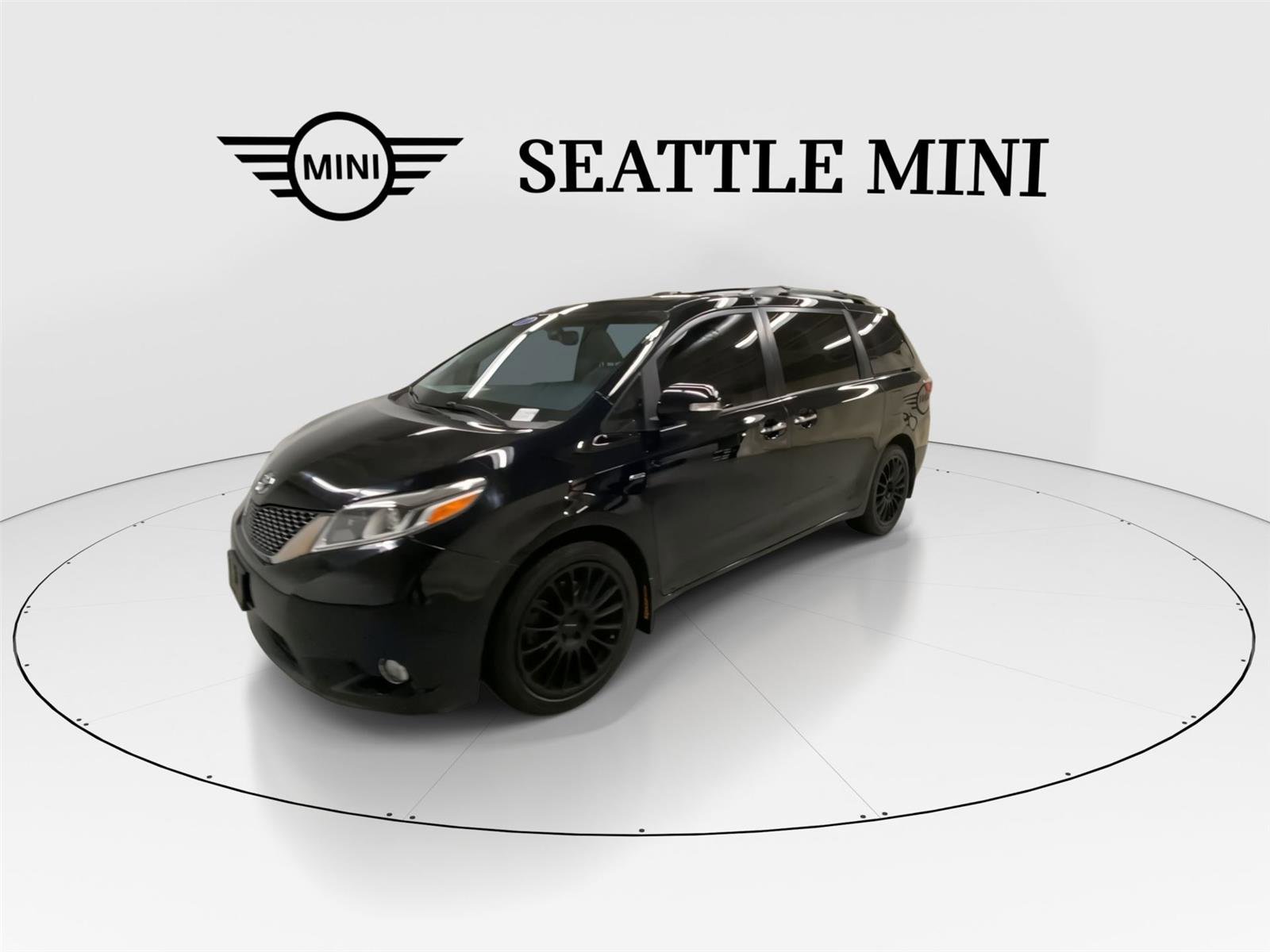Used 2017 Toyota Sienna Limited Premium image 4