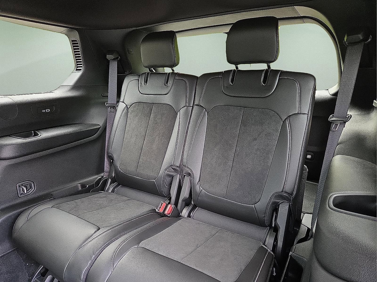 New 2025 Jeep Grand Cherokee L Altitude image 10