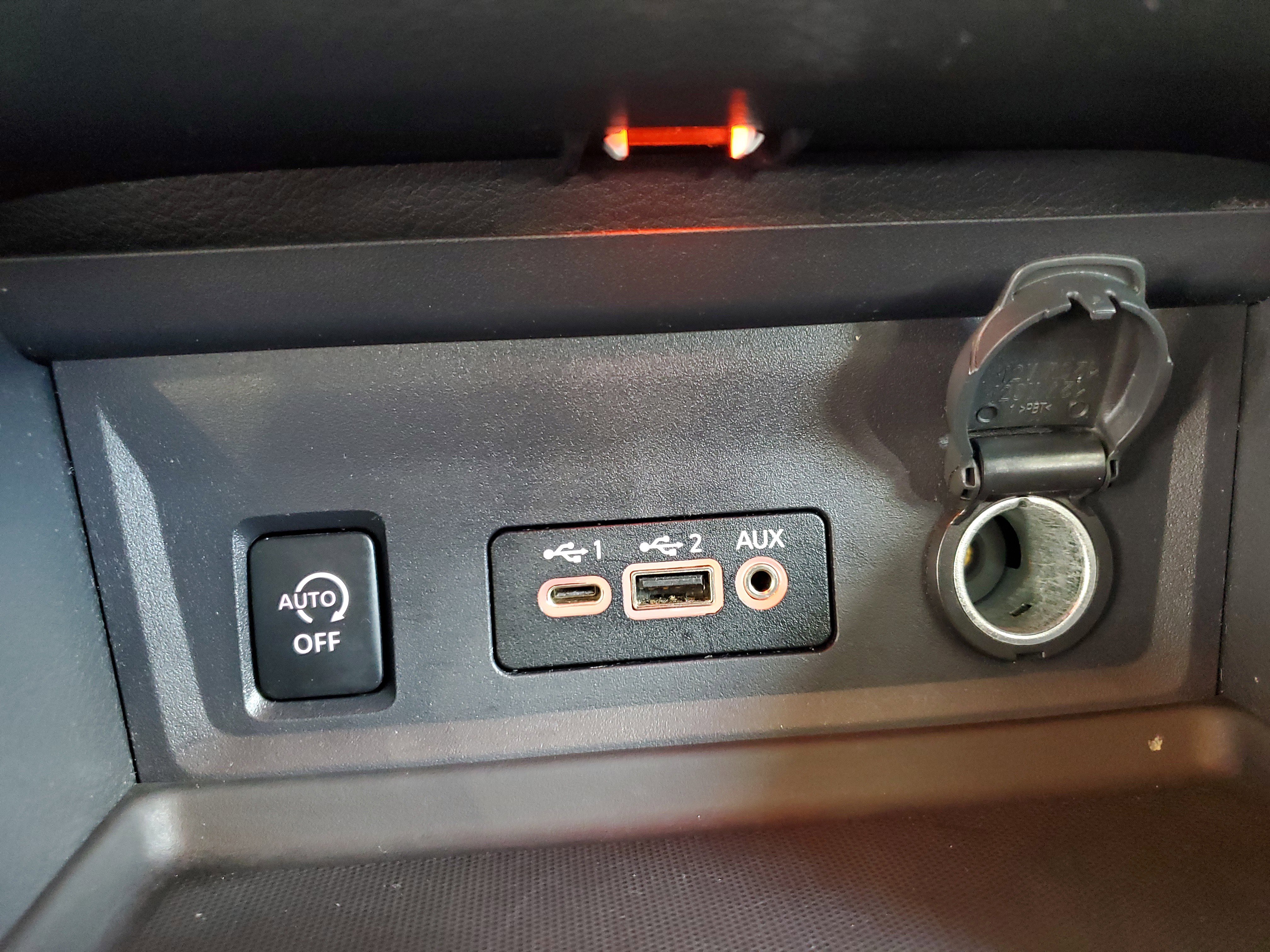 Used 2024 Nissan Sentra SV image 28