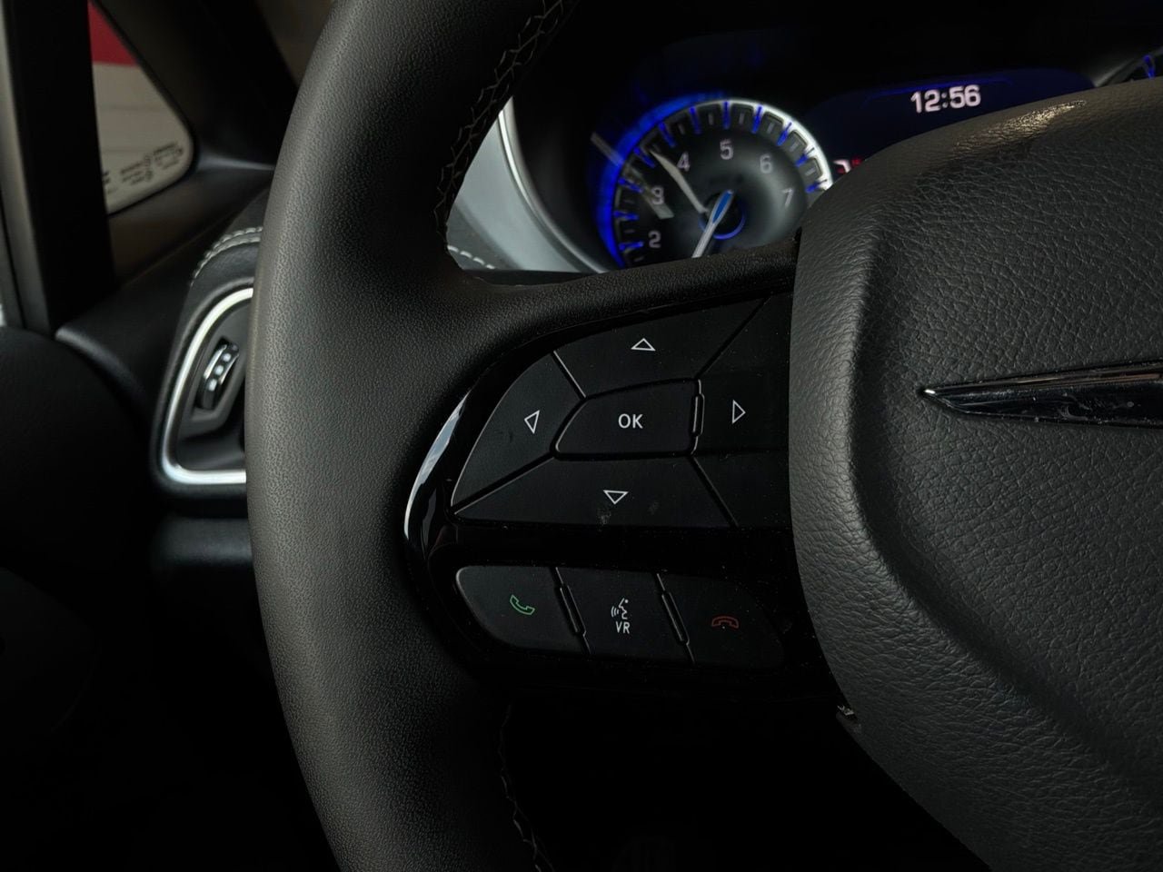 Used 2025 Chrysler Pacifica Limited FWD image 49