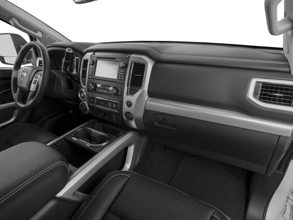 Used 2017 Nissan Titan PRO-4X w/ Pro-4x Convenience Package AWD/4WD image 11