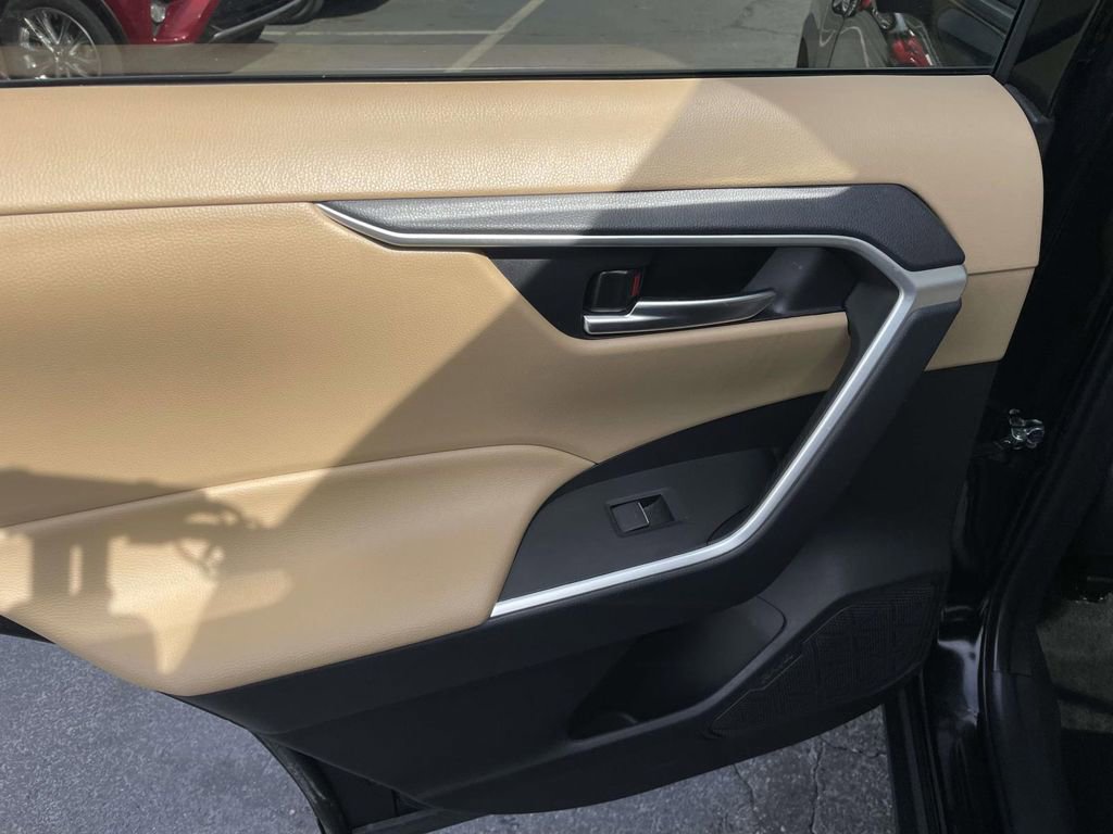 Used 2025 Toyota RAV4 XLE w/ Convenience Package image 22