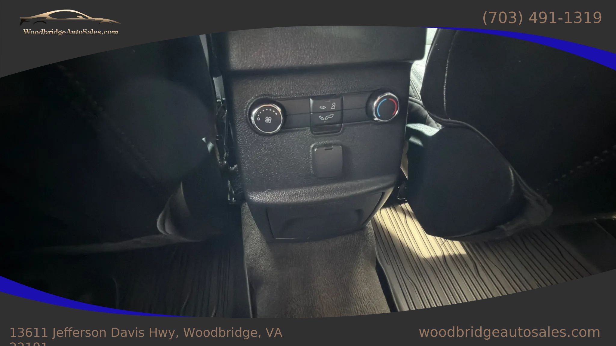 Used 2018 Ford Explorer XLT w/ Equipment Group 202A AWD/4WD image 18