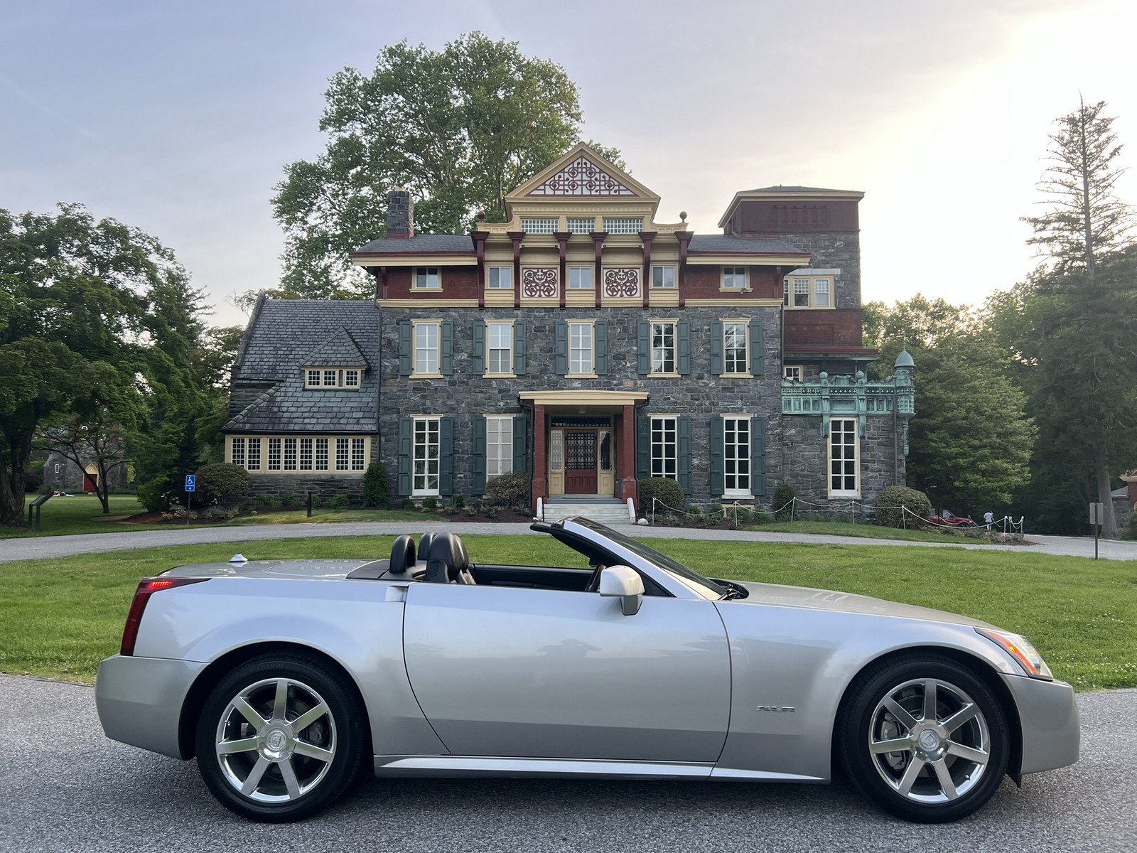 Used 2004 Cadillac XLR RWD image 12