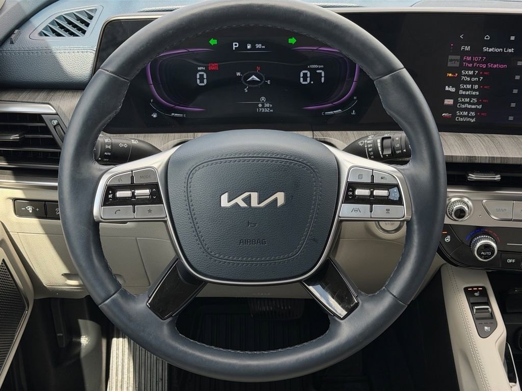 Used 2025 Kia Telluride EX w/ EX Captain's Chair Package image 22