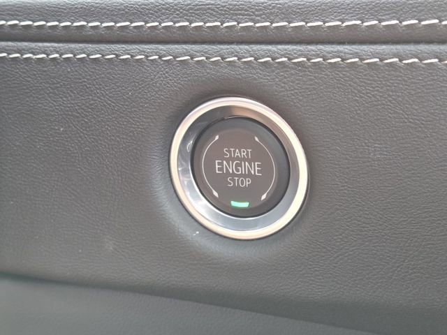 Used 2026 Cadillac Escalade ESV Luxury AWD/4WD image 16