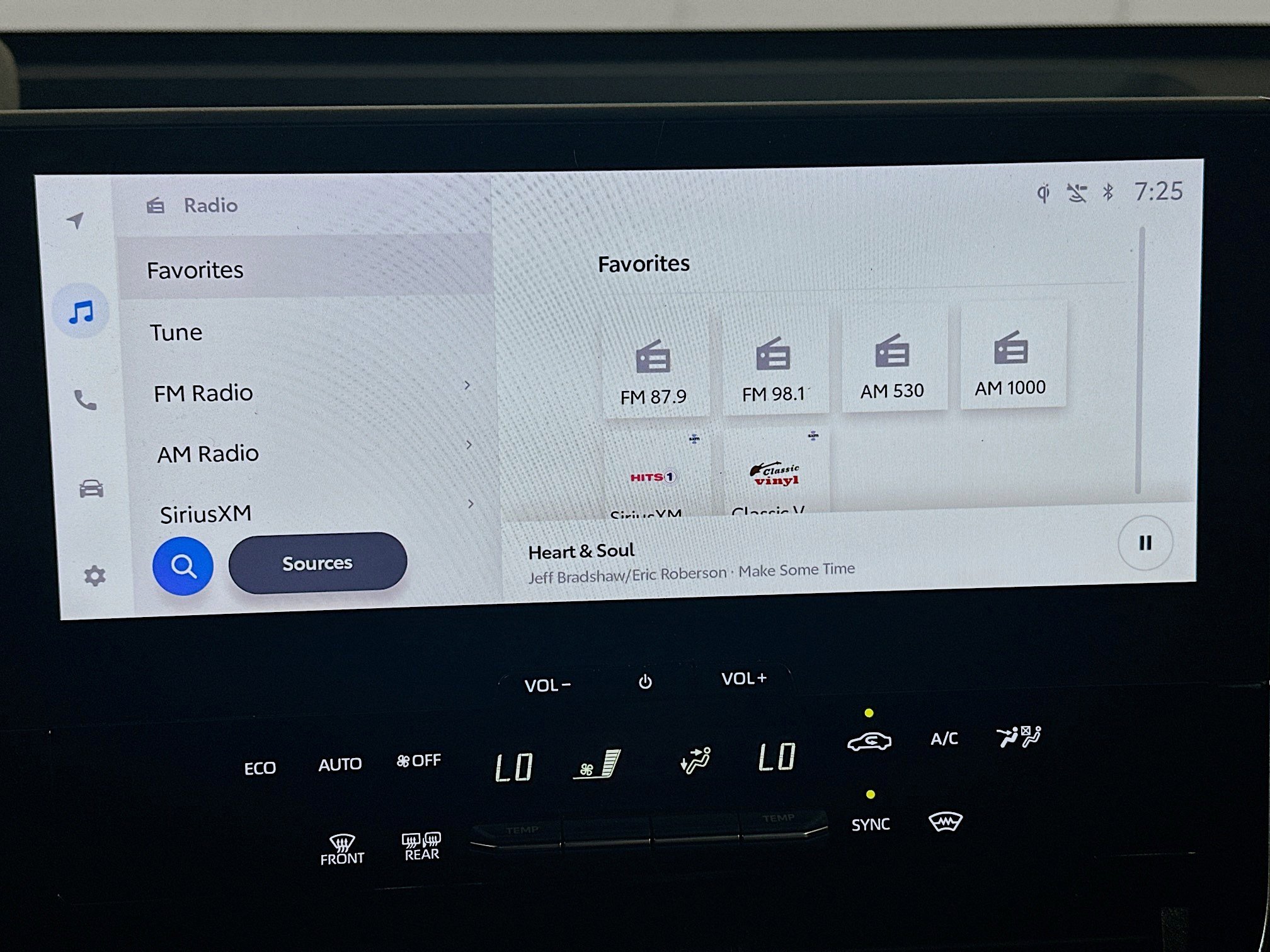 Used 2023 Toyota bZ4X XLE AWD/4WD image 21