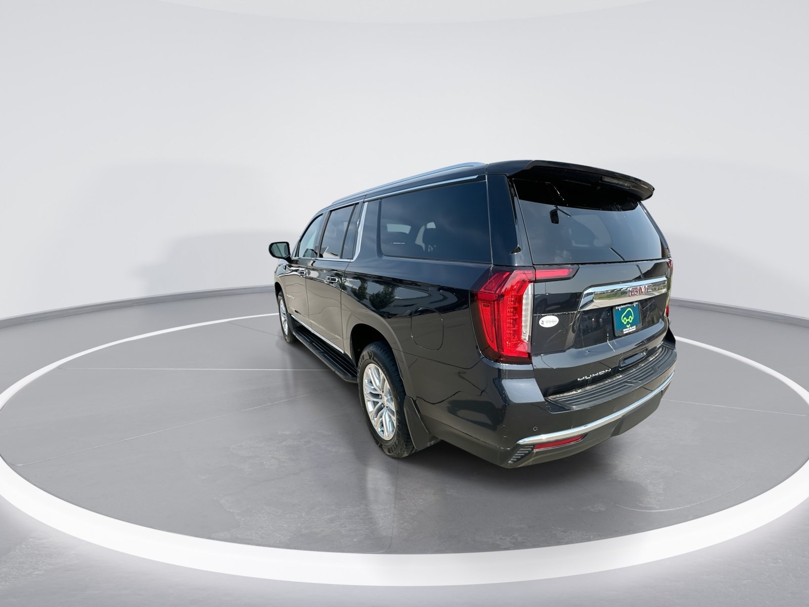 Certified 2023 GMC Yukon XL SLT AWD/4WD image 6