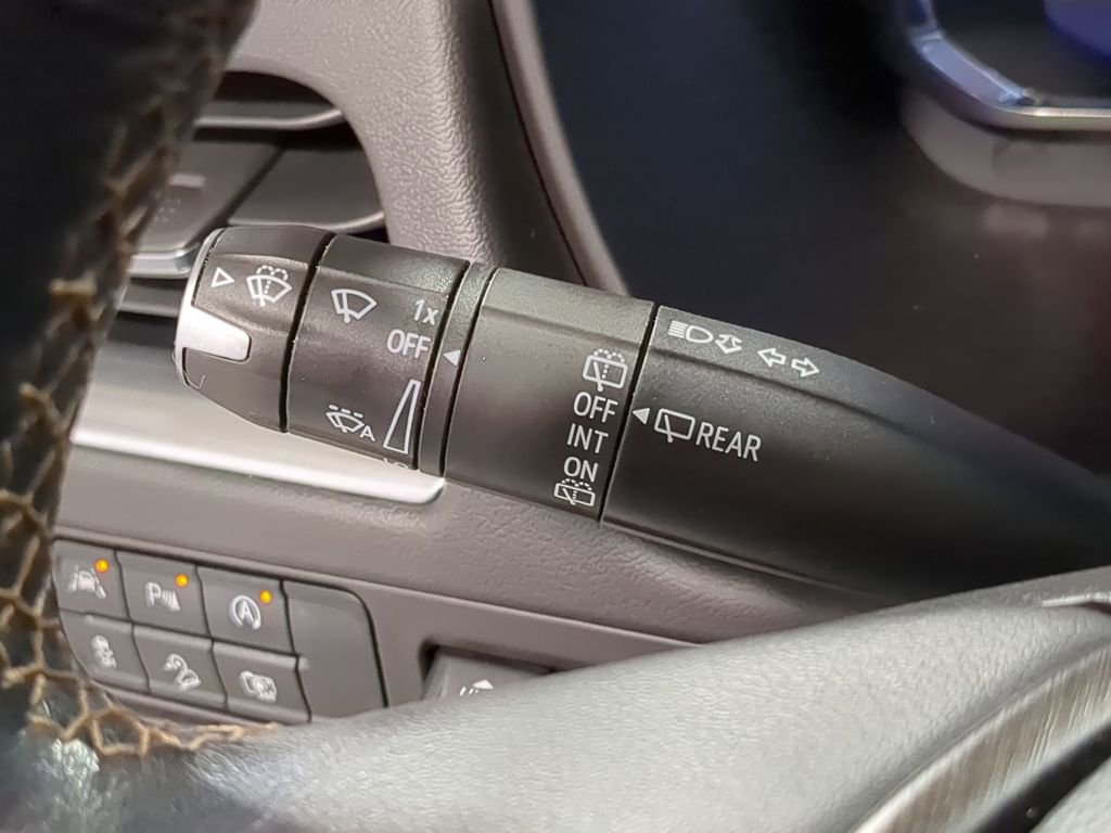 Used 2023 GMC Yukon AT4 w/ Technology Package image 42