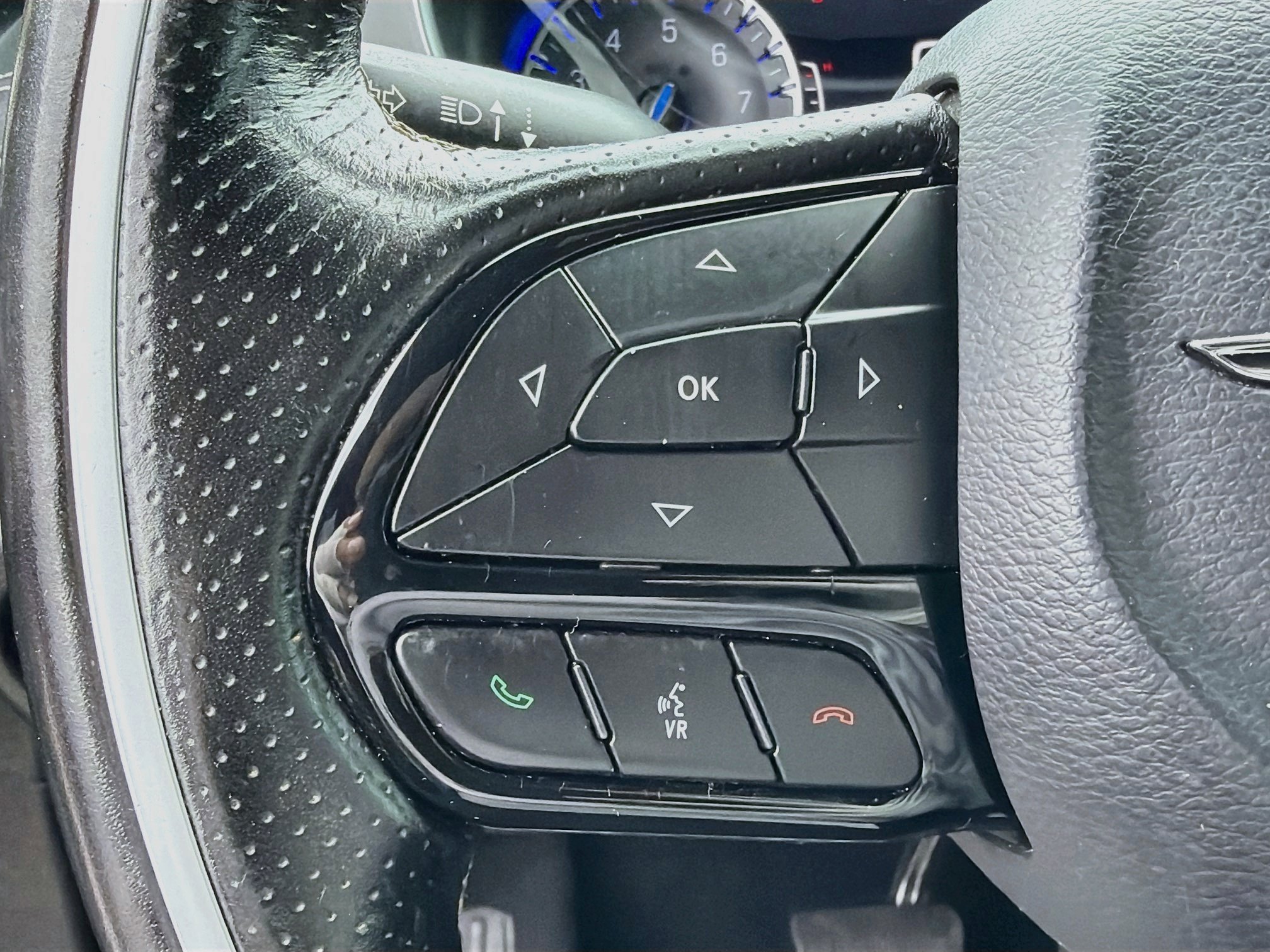 Used 2019 Chrysler Pacifica Limited w/ Advanced Safetytec Group FWD image 39