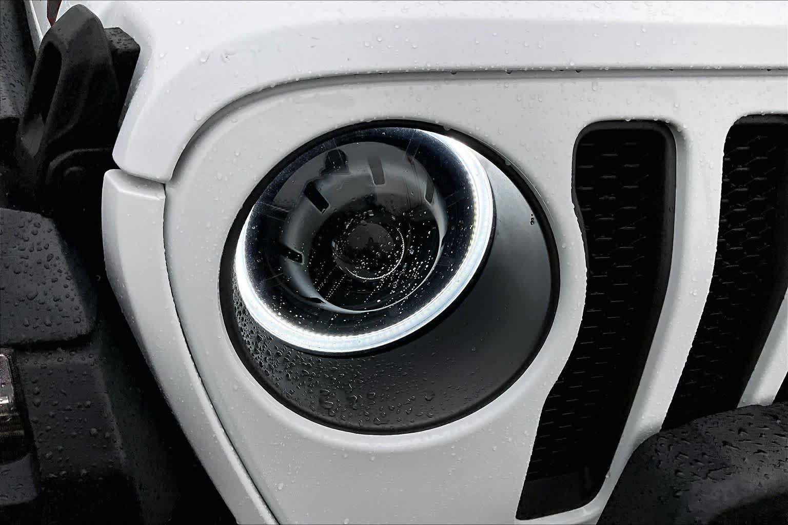 Used 2022 Jeep Wrangler Rubicon w/ Cold Weather Group AWD/4WD image 27