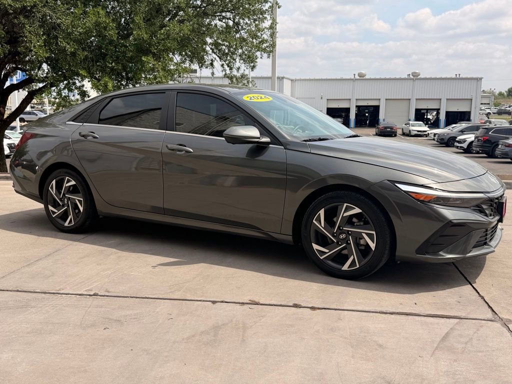 Used 2024 Hyundai Elantra Limited FWD image 8