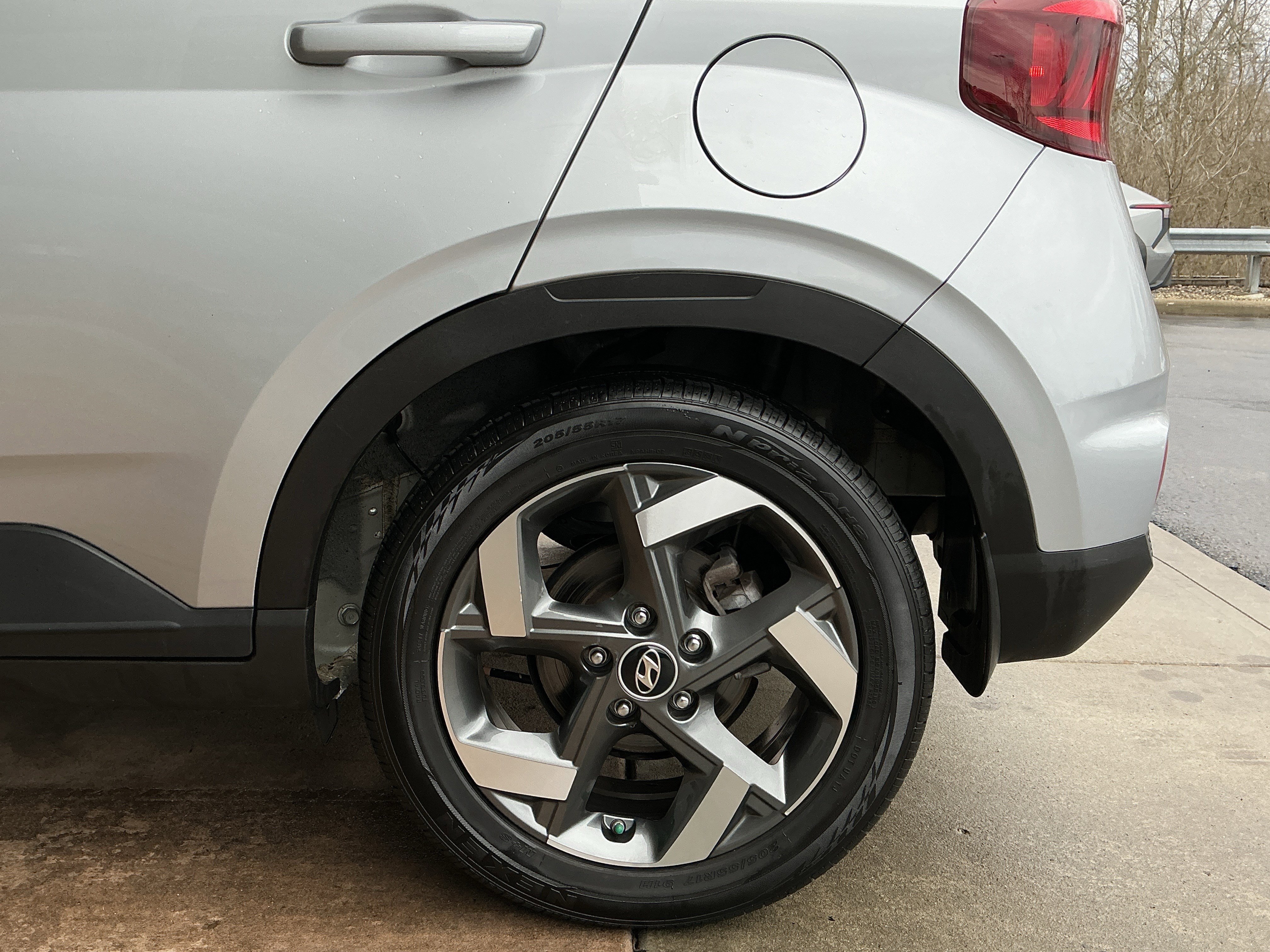 Used 2023 Hyundai Venue SEL image 23