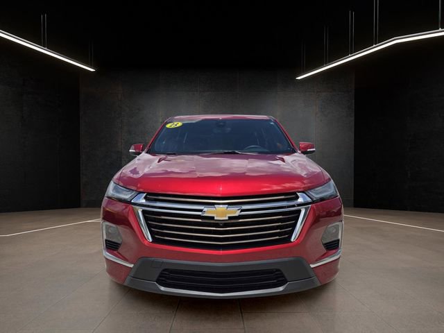 Used 2023 Chevrolet Traverse High Country FWD image 2