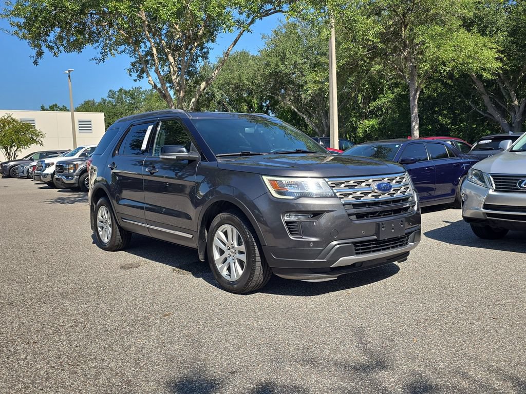 Certified 2018 Ford Explorer XLT w/ Equipment Group 202A AWD/4WD image 2
