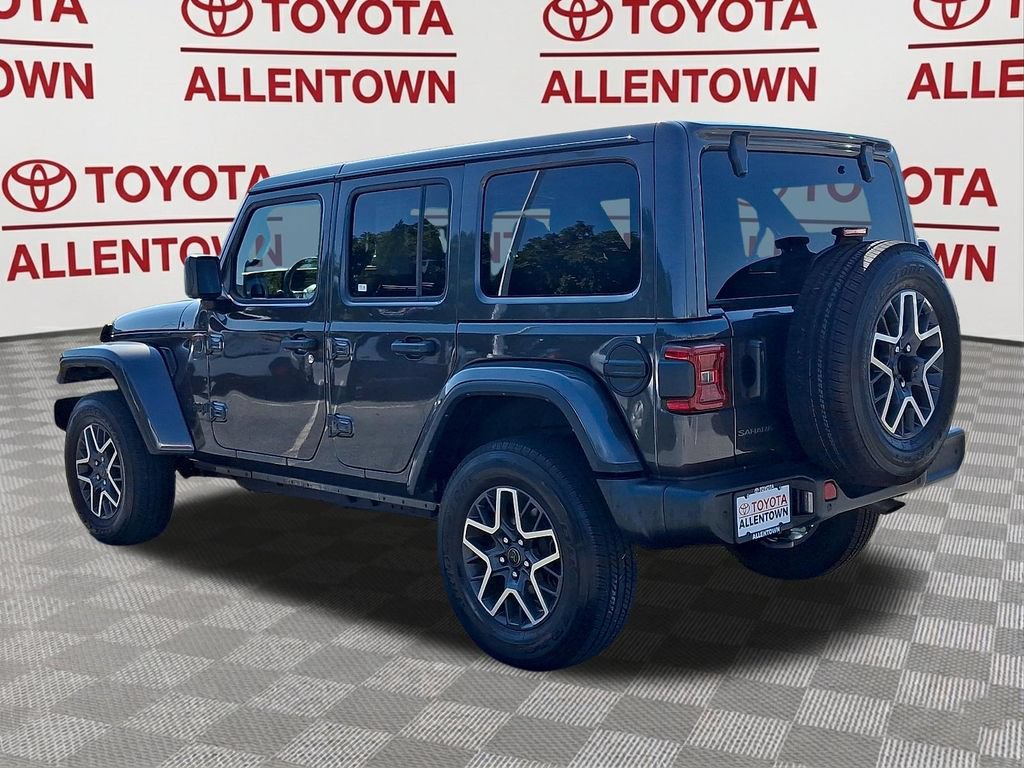 Used 2025 Jeep Wrangler Unlimited Sahara w/ Safety Group AWD/4WD image 4