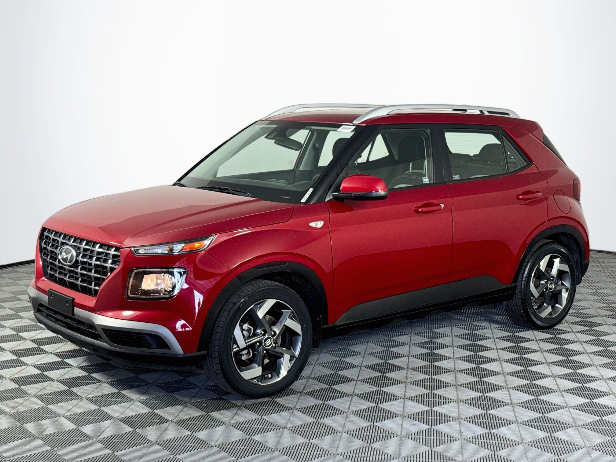 Used 2021 Hyundai Venue SEL FWD image 4